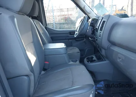 2021 Nissan Nv Cargo Nv2500 Hd Sv Standard Roof V6 z USA, uszkodzony, nr VIN 1N6BF0KY0MN809823